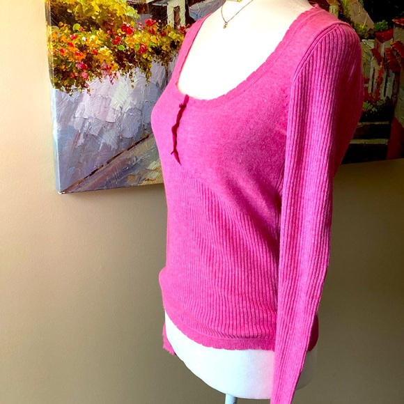 NAF NAF long sleeves pink sweater top. 10% wool. Great for cooler temperatures - Picture 3 of 8